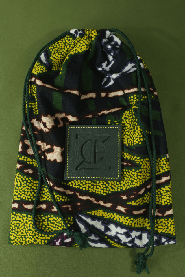Portefeuille cuir vachette vert sapin couture apparente fil jaune