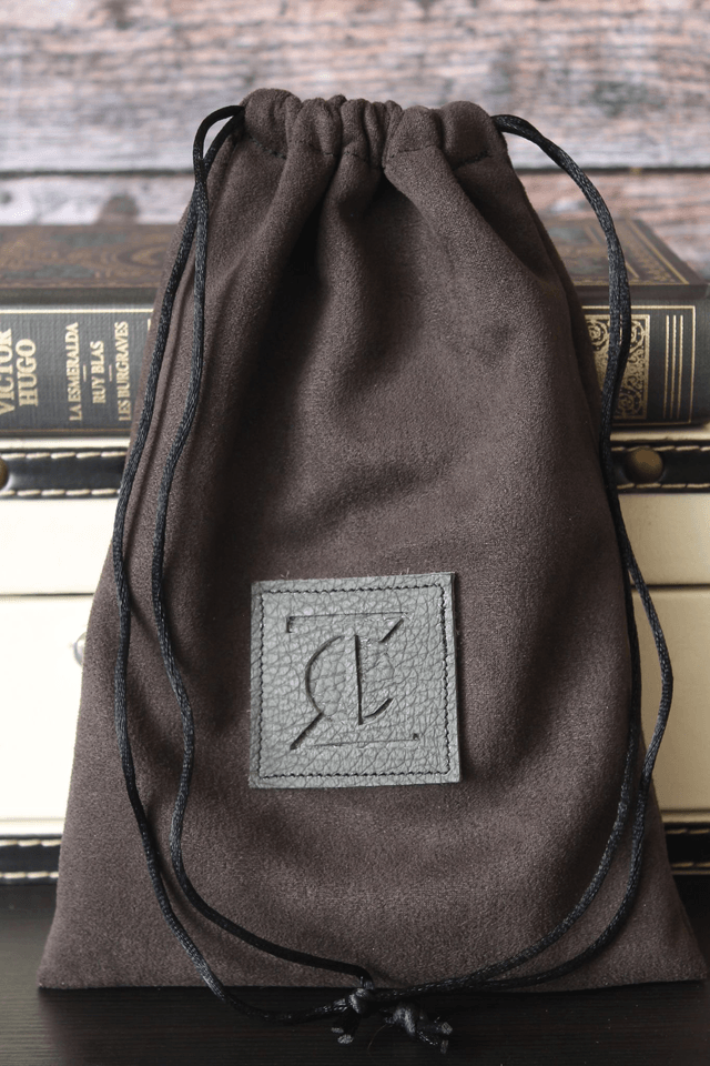 Portefeuille cuir vachette grainé gris couture apparente fil noir